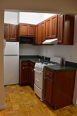 1st image of 112 W 72nd St APT 9C