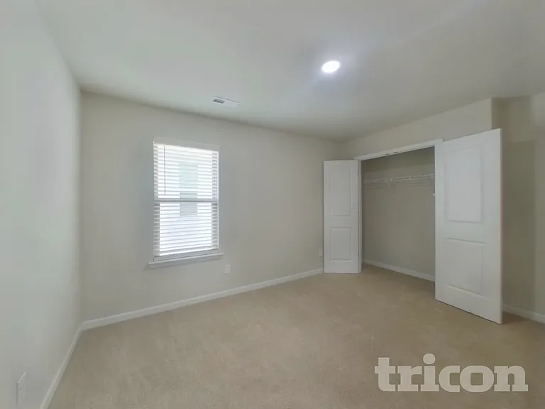 213 Spring Knoll Dr — Photo 9