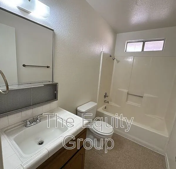 1577 E Cross Ave — Photo 10