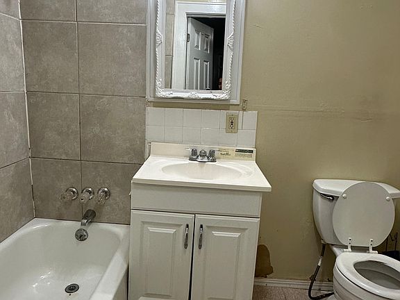 4th image of 2229 NW 33rd St