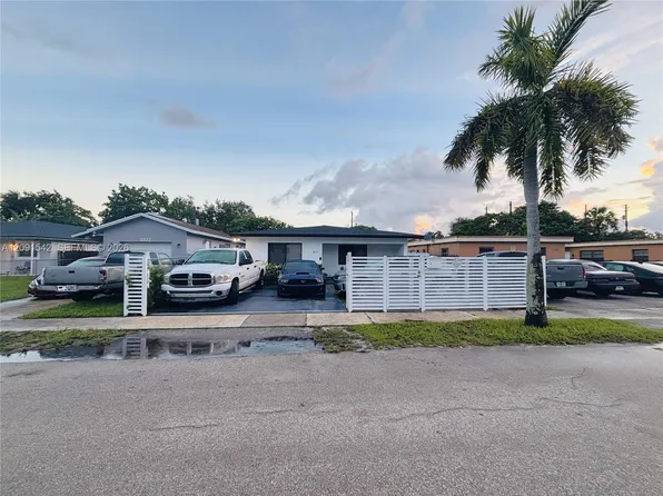 2221 Charleston St, Hollywood, FL 33020