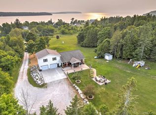 15710 17th Rd, Garden, MI 49835