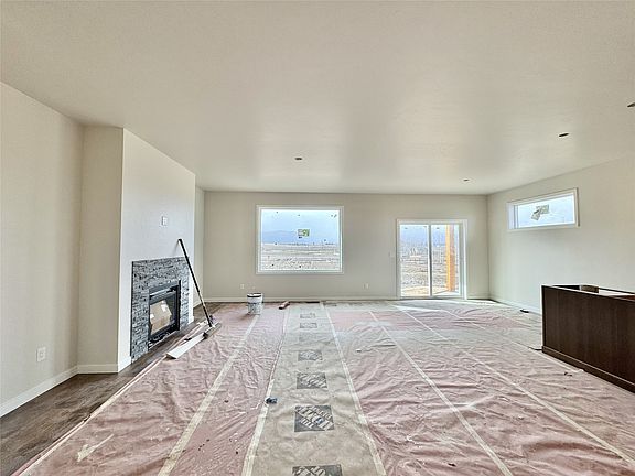 4th image of 812 Rivet Way