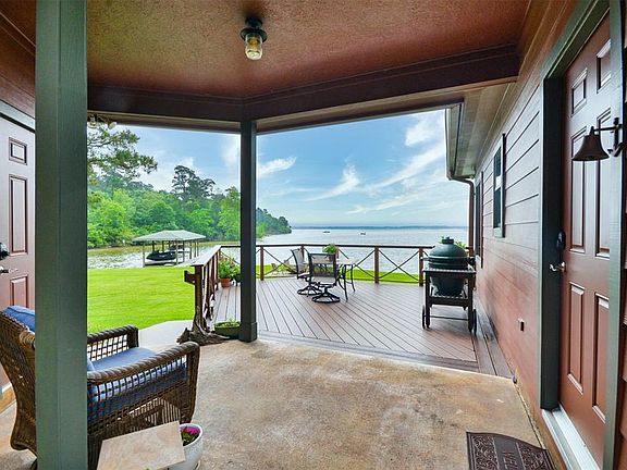 4th image of 18301 Shoreline Dr