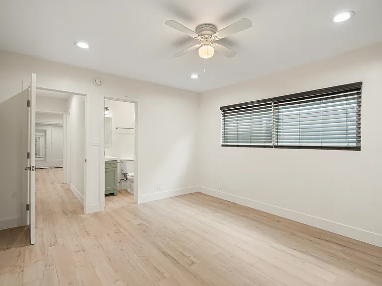 11461 Albers St #4 — Photo 17