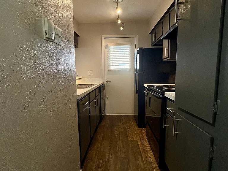 Pleasant Creek Apartments — Photo 49