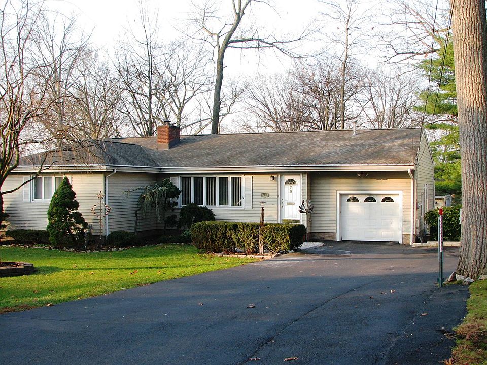 1st image of 79 Buckingham Dr
