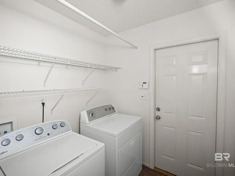 13097 Concord Dr E — Photo 20