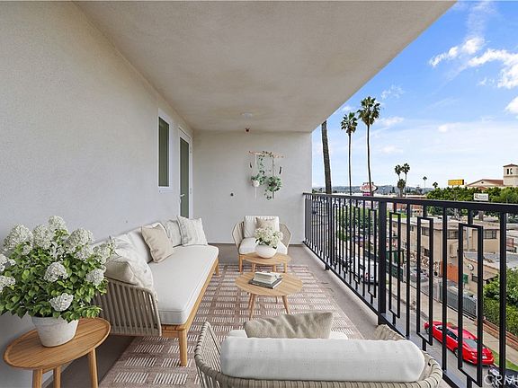 2nd image of 1818 S Norton Ave #405
