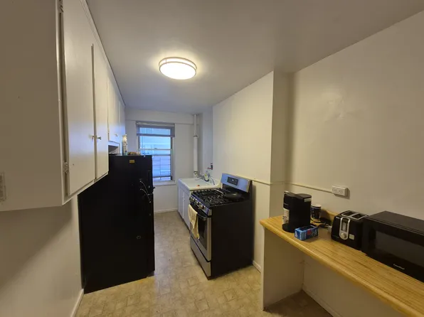 575 Grand Street image 9 of 16