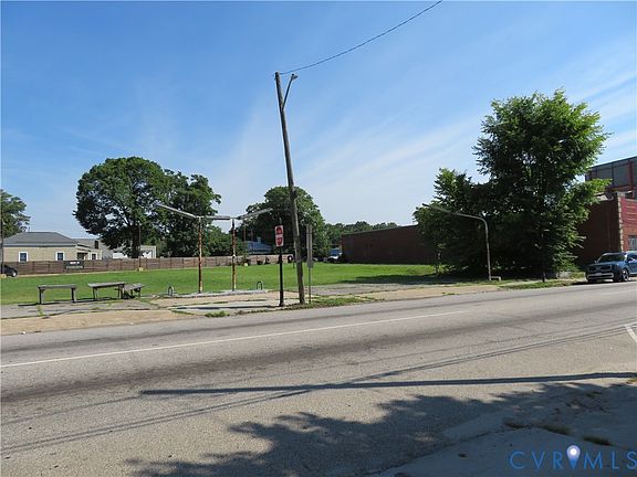 2nd image of 717 W Washington St