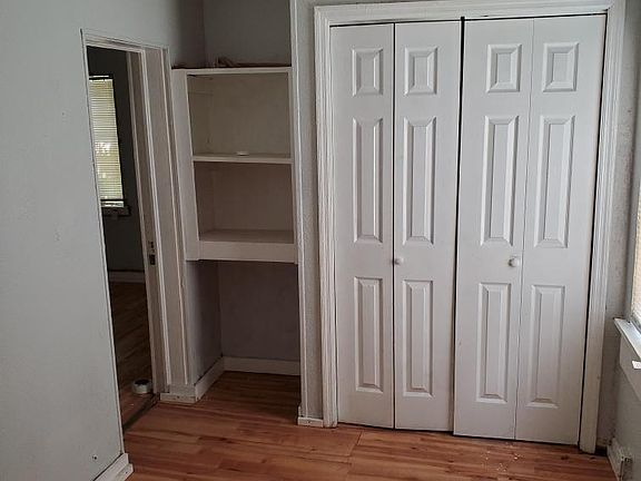 3rd image of 1002 13th Ave S