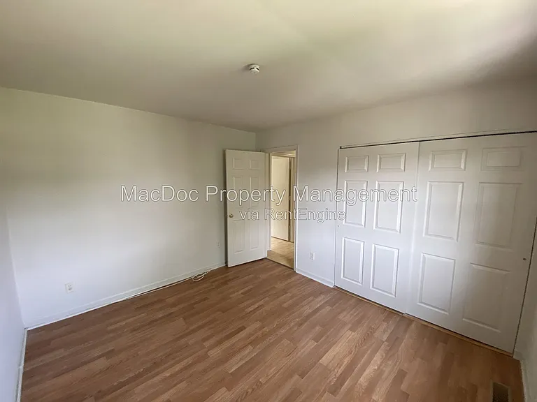200 Brighton Sq — Photo 19