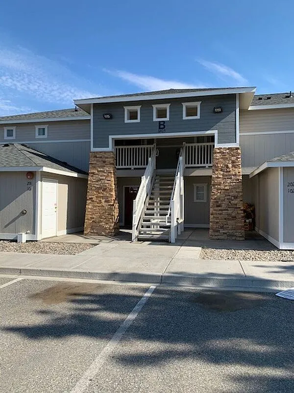 2 bed, 2.0 bath, 938 sqft, $1,450 — Photo 1