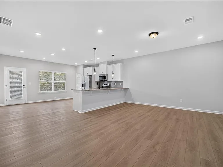 58 Jacobs Farm Ln — Photo 6