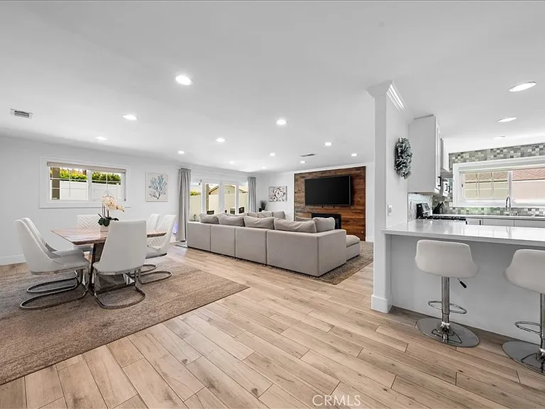 26111 Hatmor Dr — Photo 5