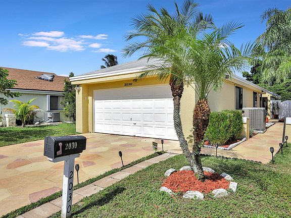 3rd image of 2030 NW 37th Avenue