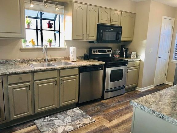 3rd image of 350 S Wildwood Dr #7