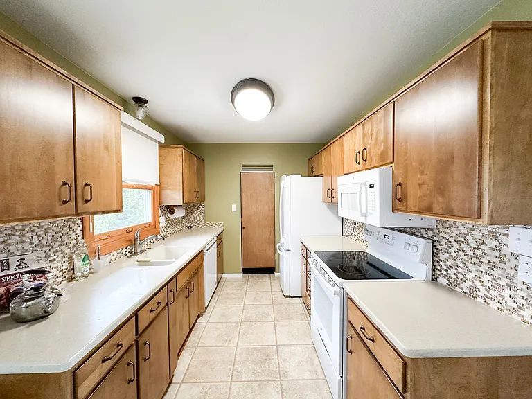 5706 Shannon Ct — Photo 5