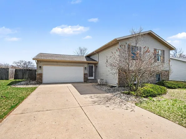 302 Maizie Ln, Sparta, MI 49345