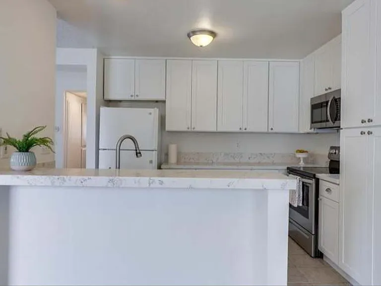 450 W Vermont Ave #2102 — Photo 7