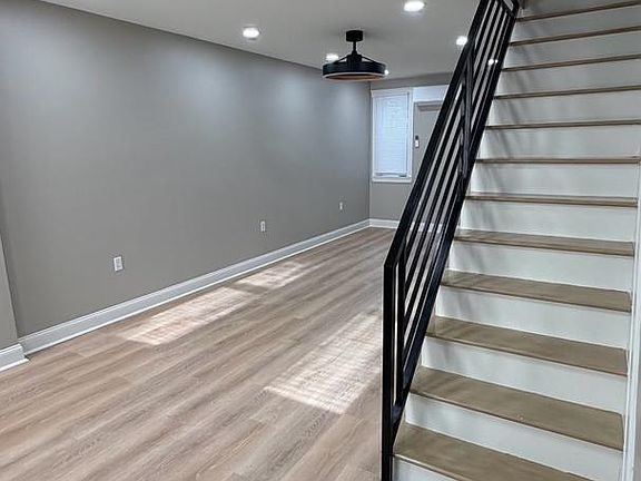 4th image of 2091 Bridge St