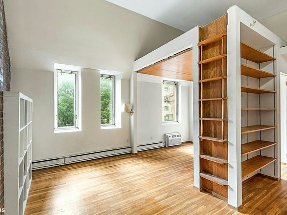 3rd image of 59 W 90th St APT 4F