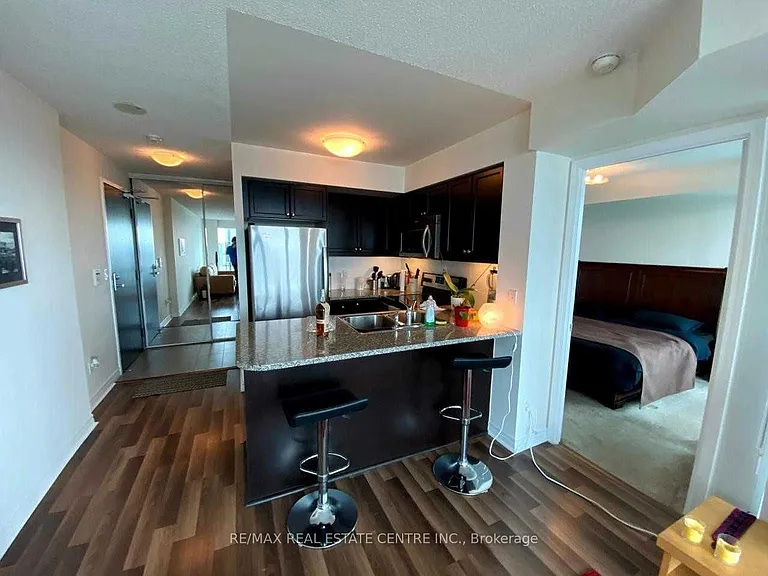 19 Grand Trunk Cres #3601 — Photo 6