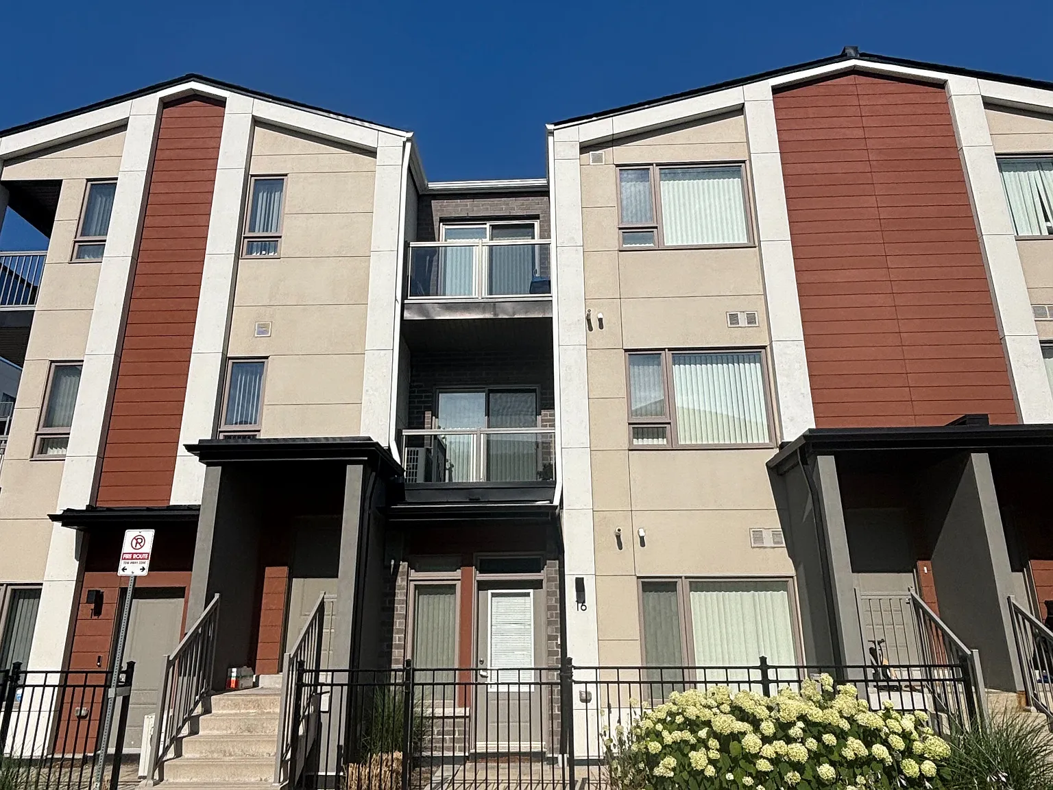 1 bed, $2,000 — Photo 2
