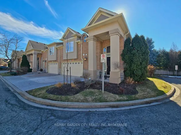 31 Sawmill Rd #16, Saint Catharines, ON L2S 0A1