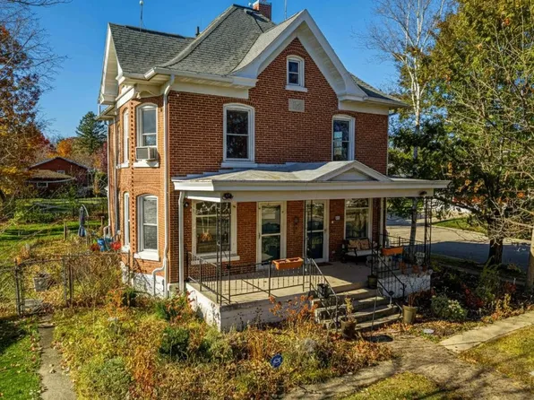 1301 2nd St, New Glarus, WI 53574
