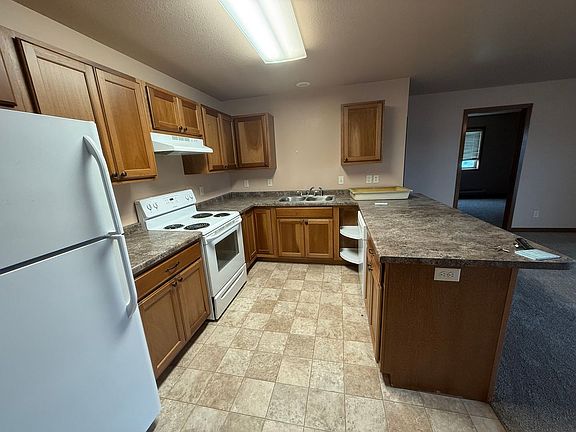 3rd image of 1509 1st Ave NE #203