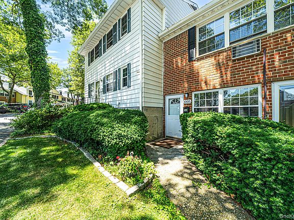 2nd image of 1005 Towne House Village