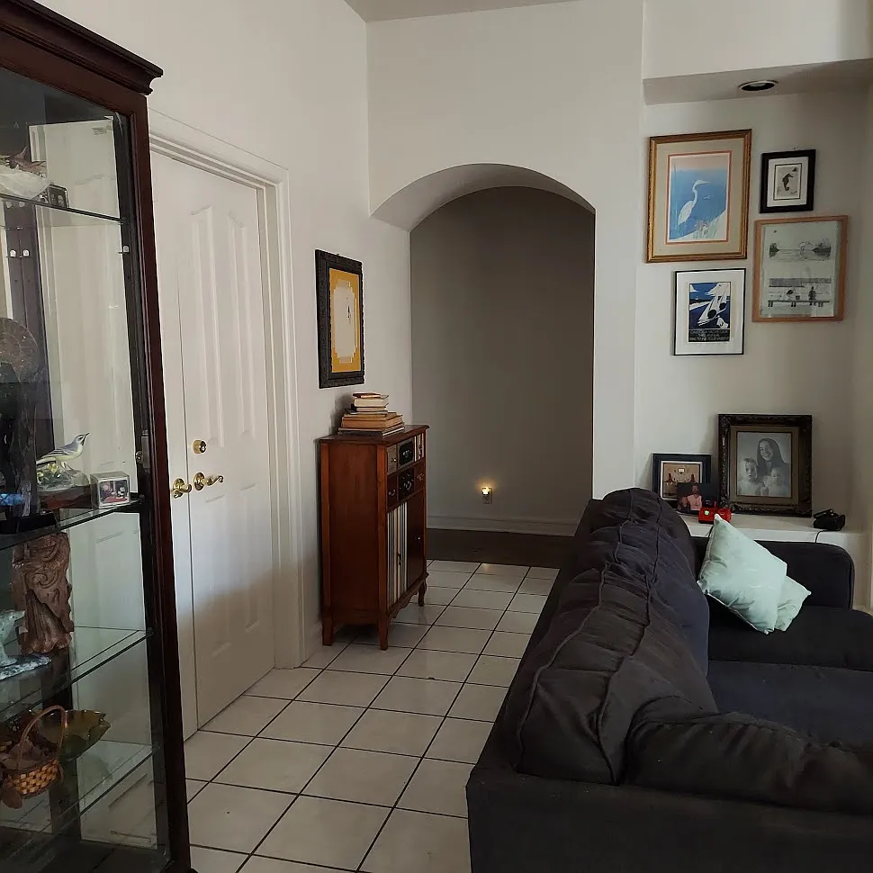 3 bed, 2038 sqft, $2,500 — Photo 3