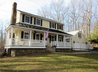 221 Carpenter Rd, Scituate, RI 02825