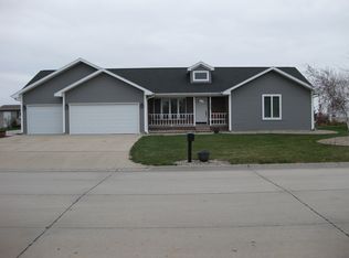 2308 Tipperary Rd, Aurora, NE 68818