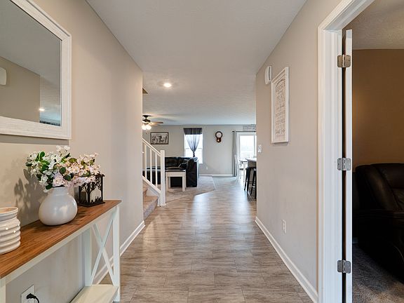 3rd image of 1424 Crabapple Rd