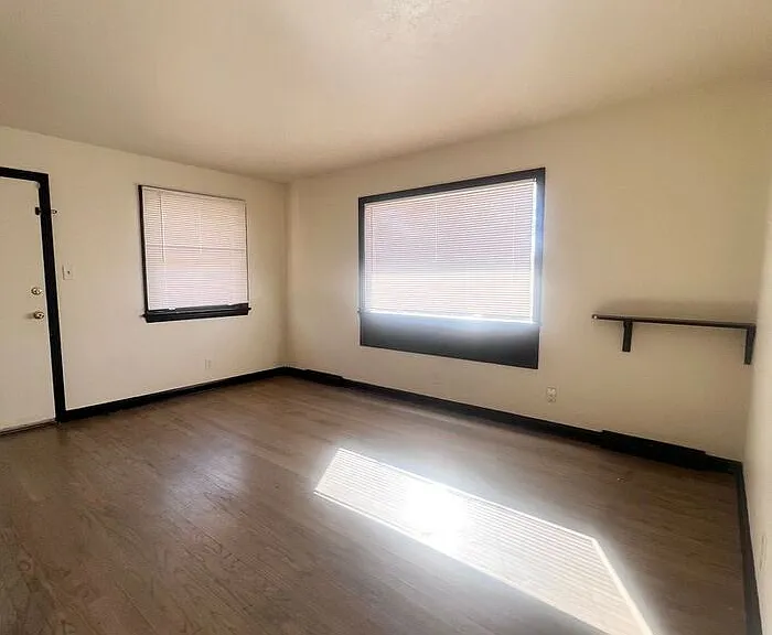 1346 Pine St — Photo 3