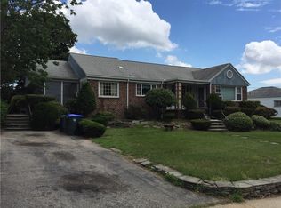 725 Mount Pleasant Ave, Providence, RI 02908