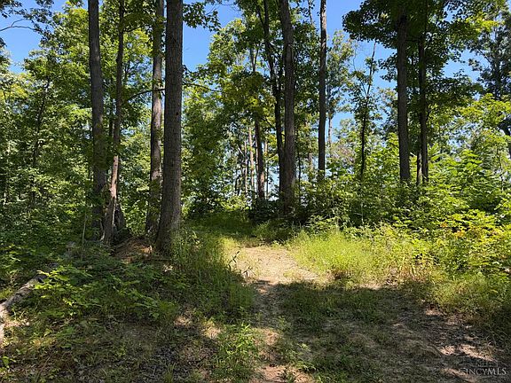 4th image of 63 S Upper Twin Rd