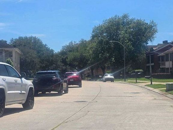 Exterior Neighborhood (street photo)