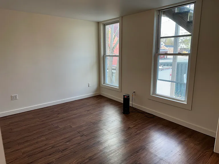 23 Main St #3 — Photo 3