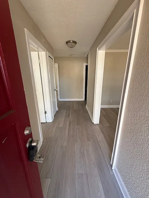 Entryway - 2916 W Douglas St