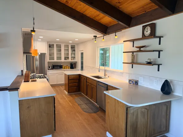 2243 Inverness Dr, South Lake Tahoe, CA 96150