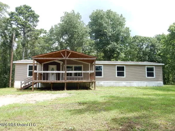 202 Moore St, Morton, MS 39117