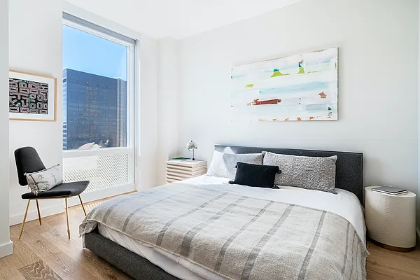 Rented by Greystar | media 38