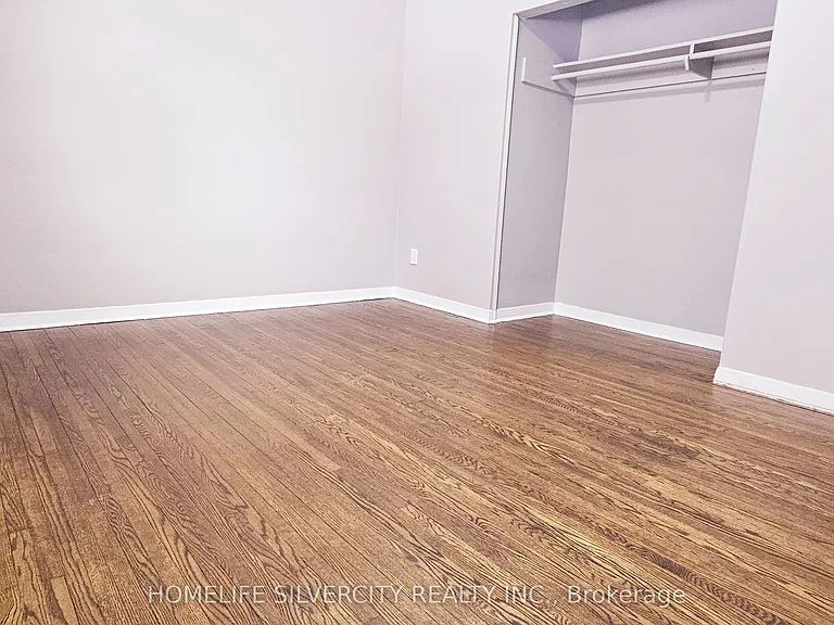 31 Windermere Ct #UPPER — Photo 17