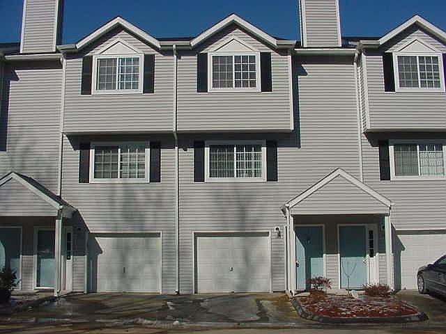 Large Townhouse in Perfect Condition!