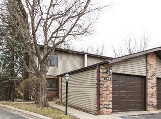 2418 Mendelssohn Ln #4, Minneapolis, MN 55427