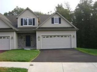 42 Woodsedge Dr, Elizabethtown, PA 17022